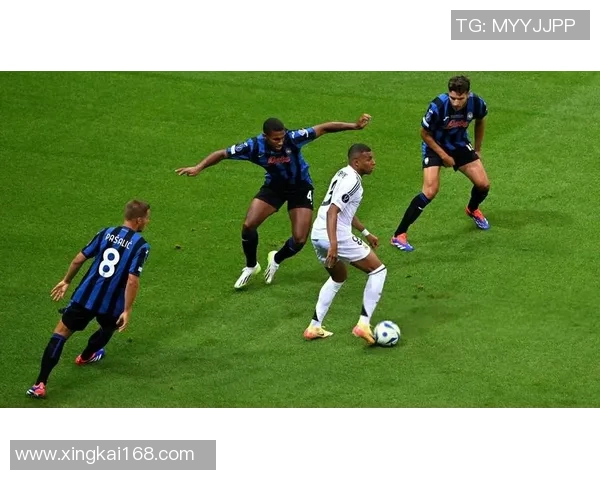 球星互动精彩瞬间全记录 足球巨星之间的默契与挑战