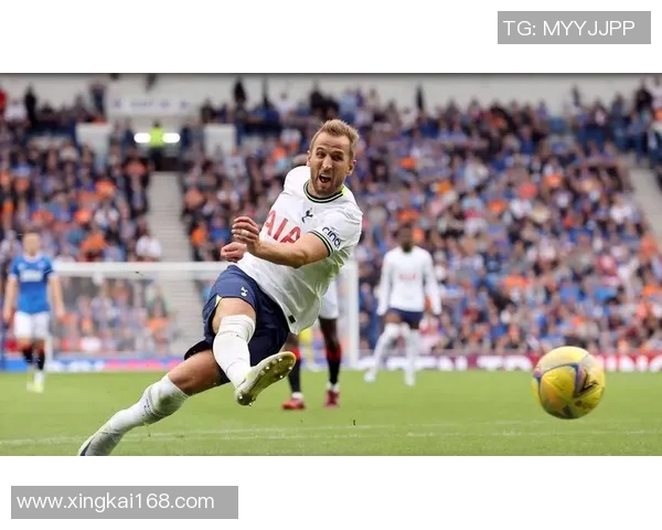 足球明星因眼部受伤急需治疗 赛季前景堪忧